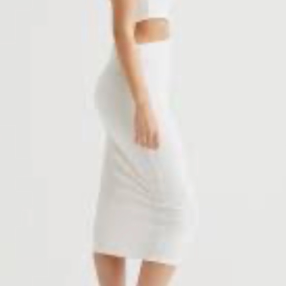 H&M Off the Shoulder White Dress - Picture 2 of 8